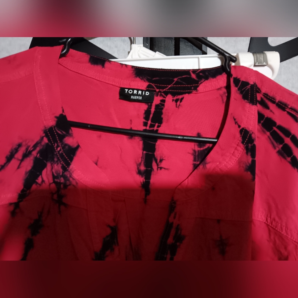 Torrid - Harper Challis - 3/4 Sleeve Tie Dye Shirt - Est. 2X/3X - Red - Picture 7 of 7